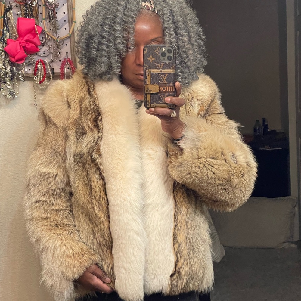 Fur Jacket Medium Fox Used Condition - image 6